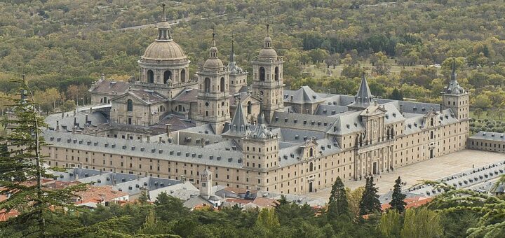 klasztory w hiszpanii